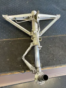 Beechcraft Baron RH Main Landing Gear Assy P/N 95-810002-620